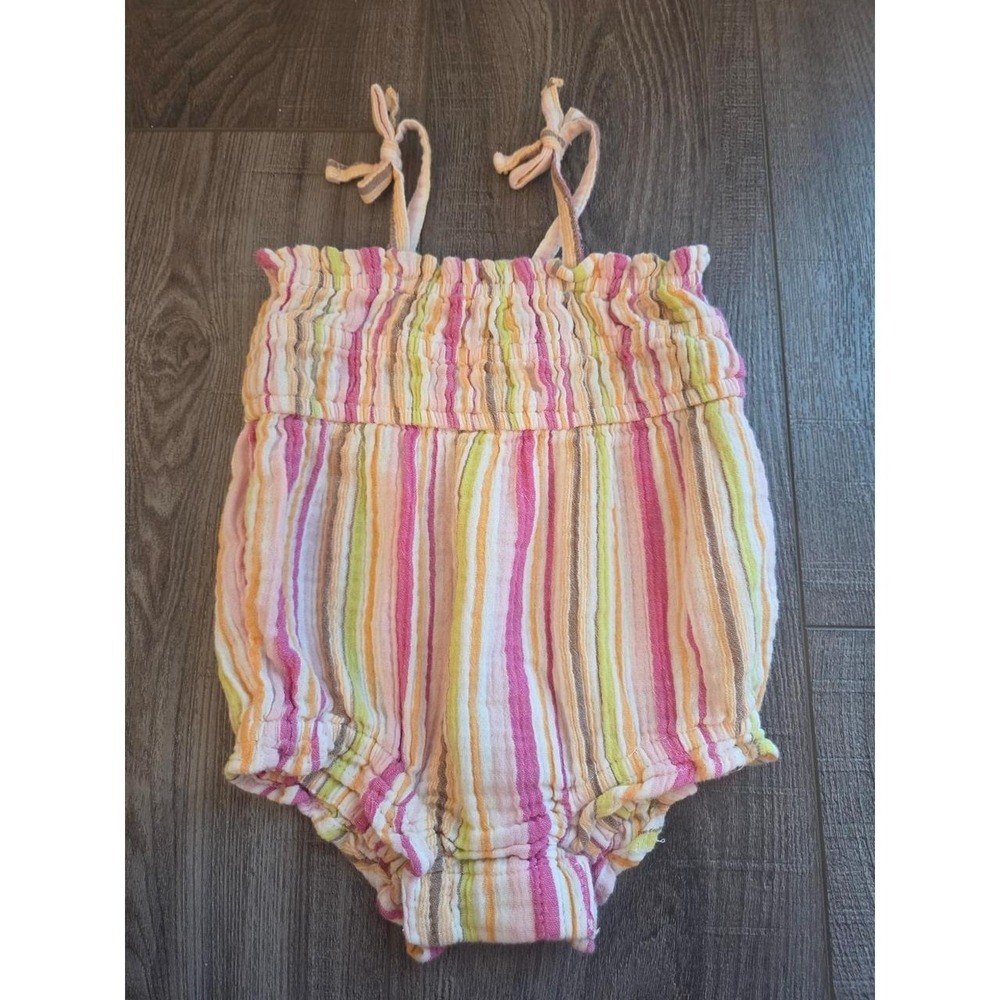 Old navy baby girl romper 6-12 mos